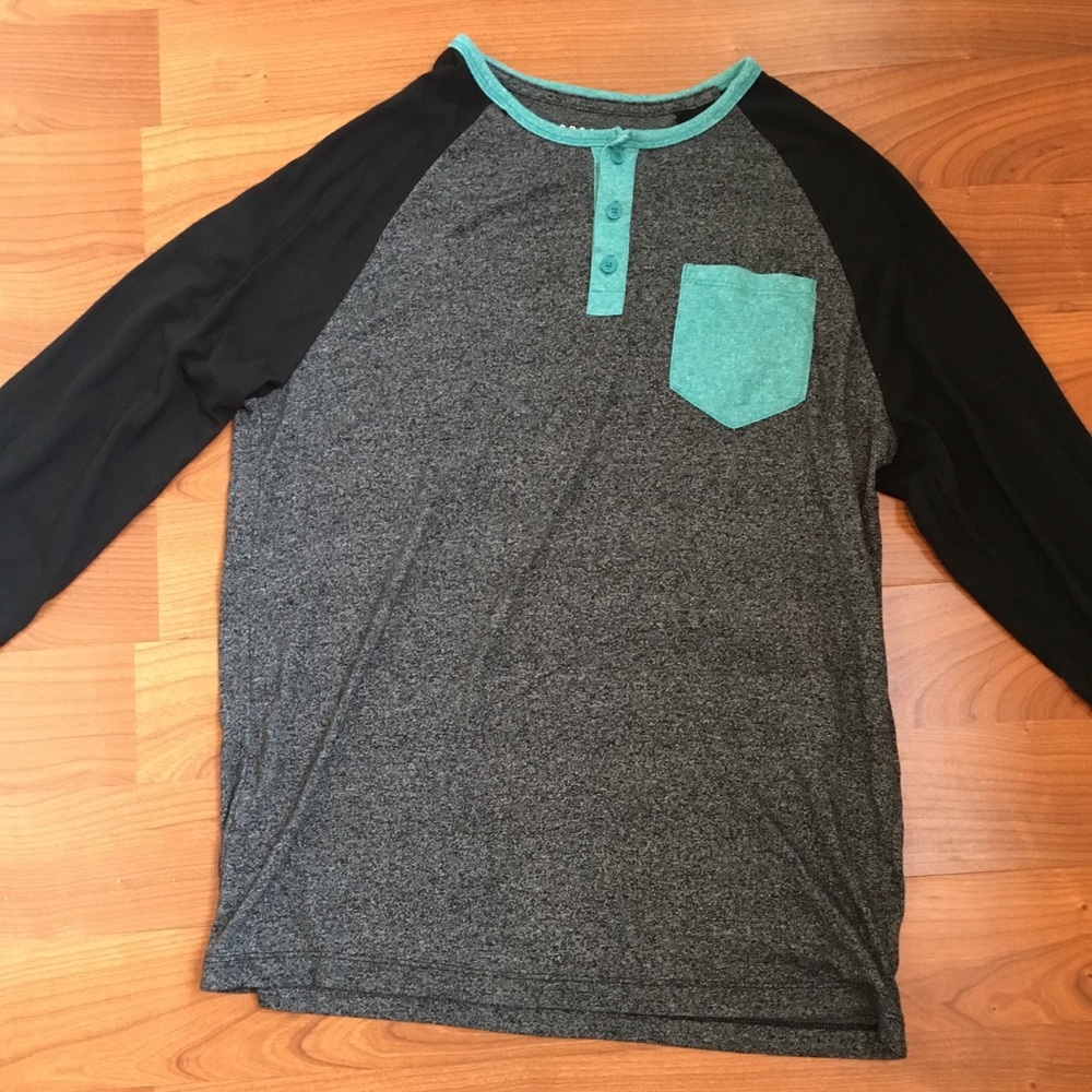 Aeropostale Long Sleeve Henley (Size M)